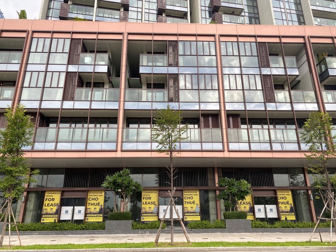 Hàng loạt shophouse ở nhiều khu đô thị vắng bóng khách thuê