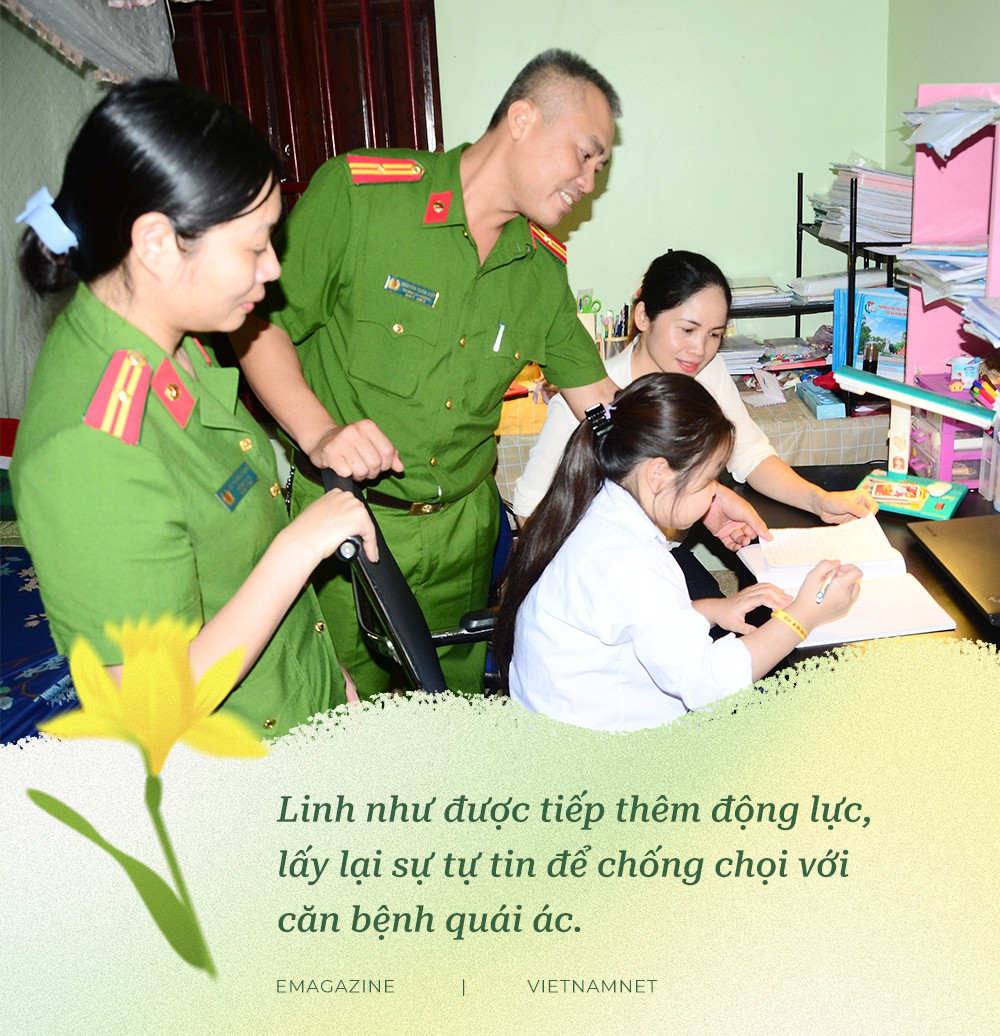 Những đứa bé mồ côi tự hào khoe với bạn: 'Bố tớ là công an'